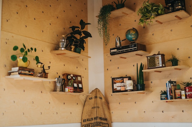 Build Floating Shelves