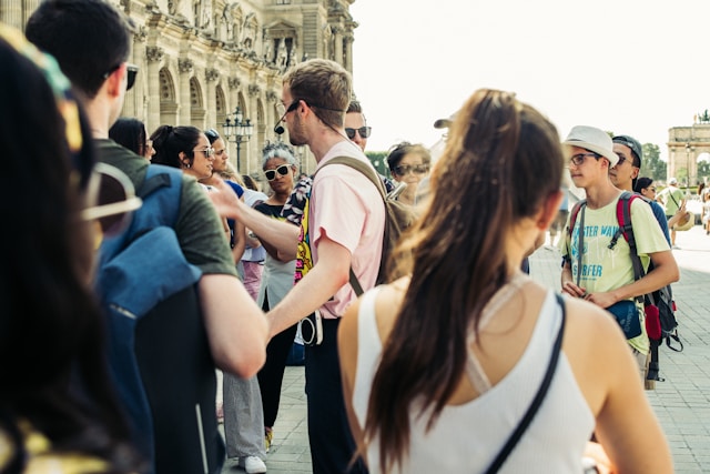 Guided Tours Pros Cons