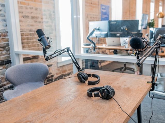 Top Entertain and Inspire Podcasts